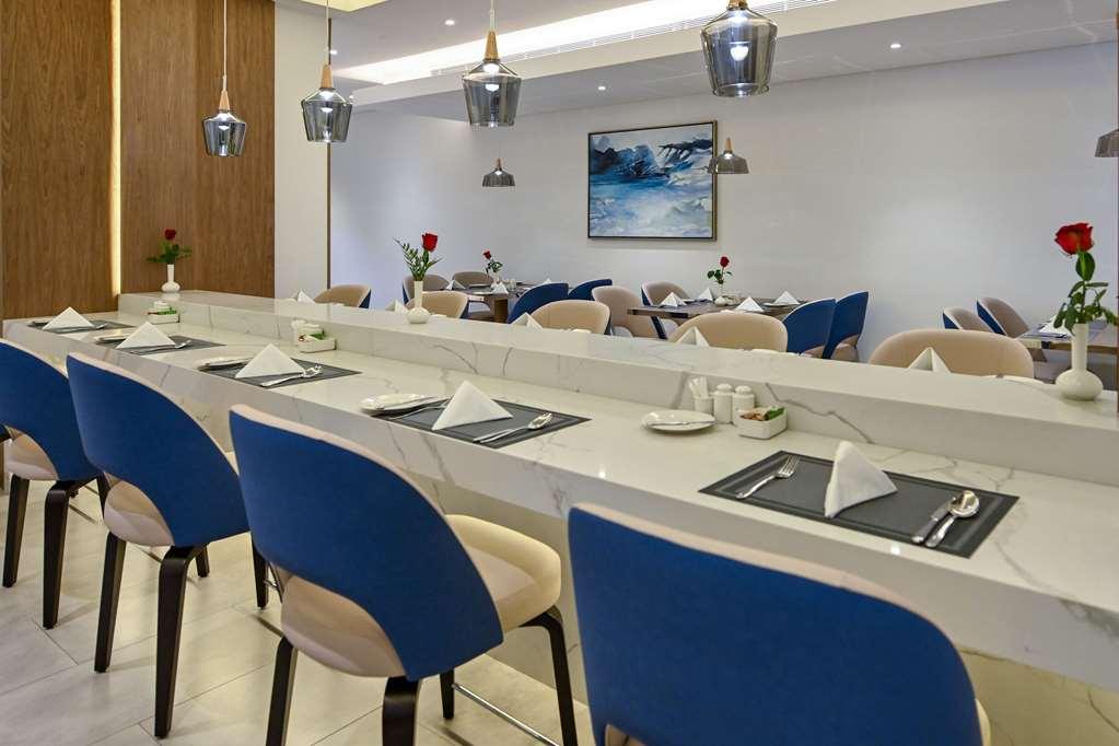 Comfort Hotel Jeddah King Road レストラン 写真