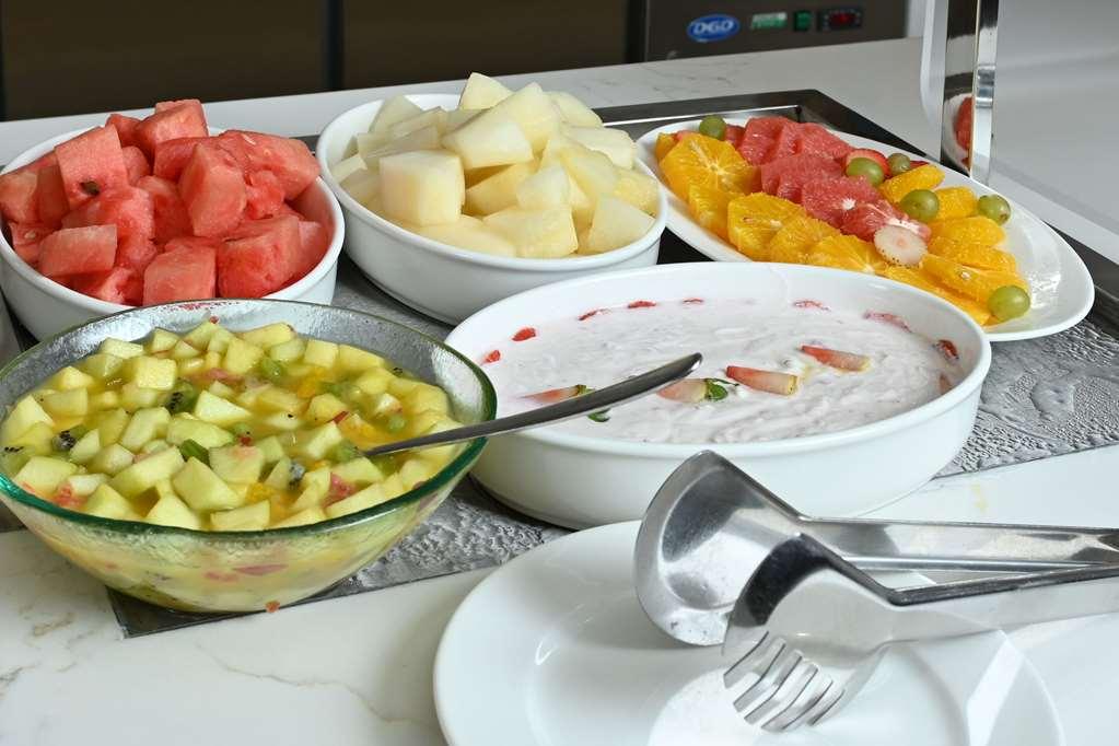 Comfort Hotel Jeddah King Road レストラン 写真